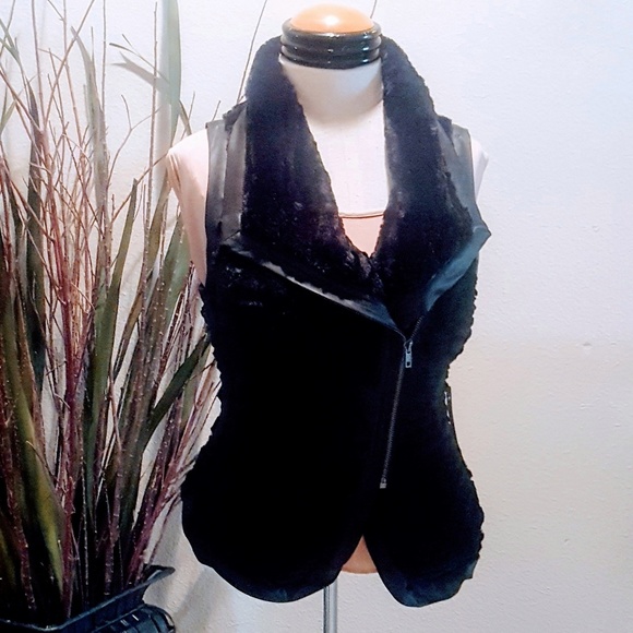 NWT Super Soft Faux Fur Black Moto Vest! 💕 - Picture 2 of 7